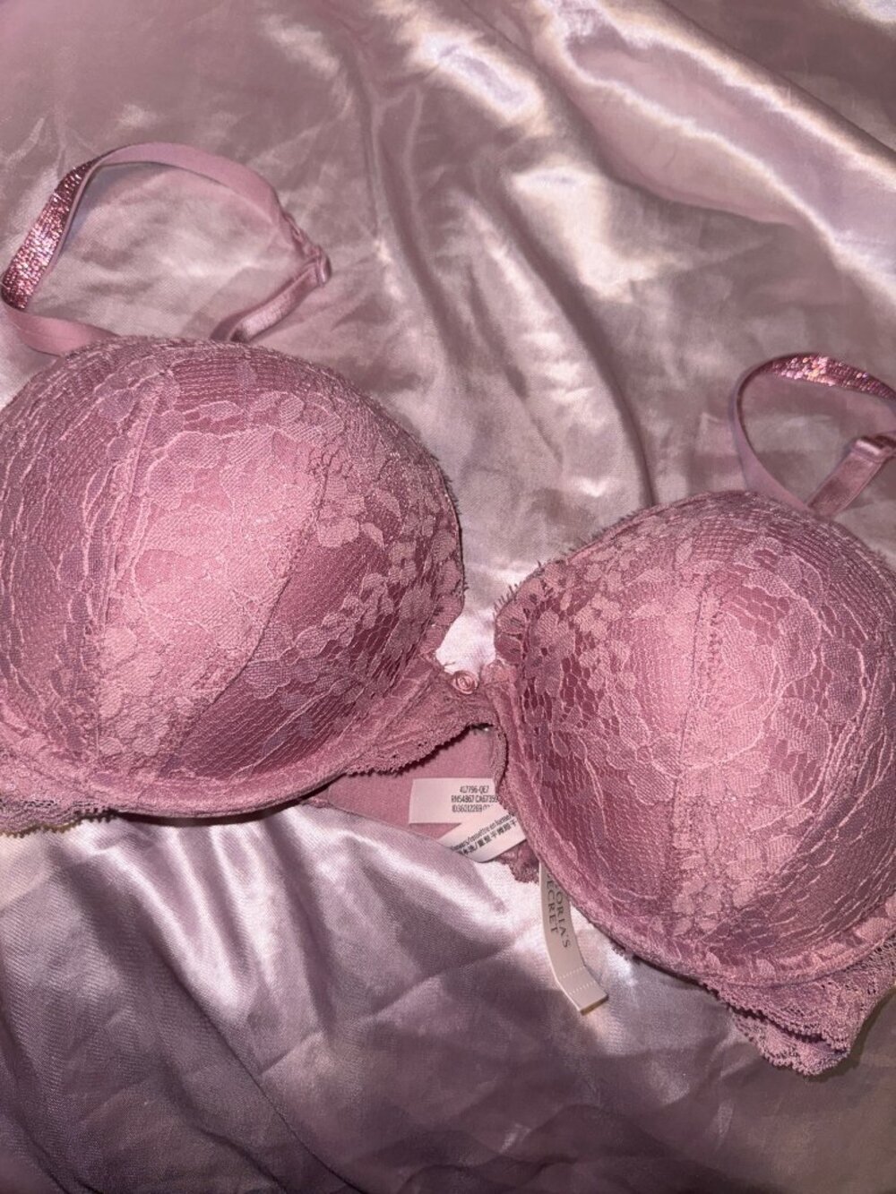 NWT Victoria’s Secret Pink Rhinestone Strap Rose Lace Push-Up Bra 34DD